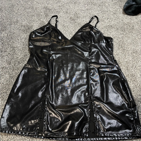 SHEIN Other - SHEIN Black Polyester Blend Garment